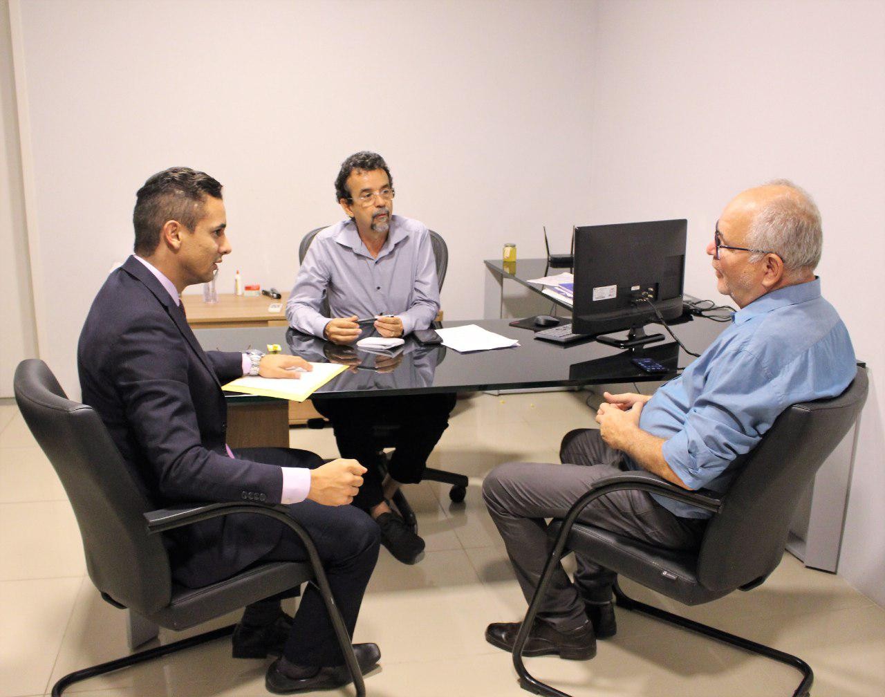 Reunião com secretário Mineiro e diretor do DER