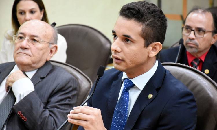 Projeto de Allyson Bezerra que cria Semana do Empreendedorismo Jovem é aprovado na Assembleia