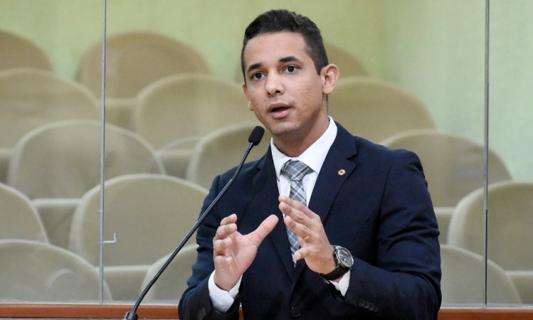 Deputado Allyson avalia como “falta de gestão” alagamentos causados por chuvas em Mossoró