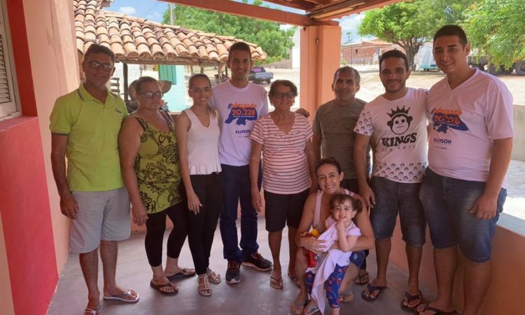 Allyson Bezerra visita Caraúbas em “Rota do Obrigado”