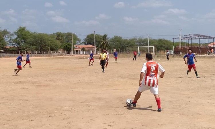 Oitavas de final do futebol têm jogos nesta sexta-feira no campo Leonardinho